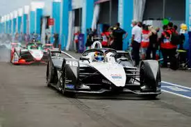 Formula E: Η σεζόν αρχίζει στη Ντιρίγια (vid)