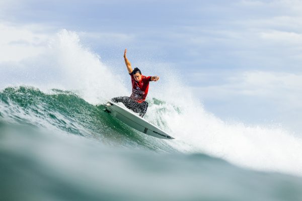 World Surf League: Πρώτη νίκη για Ράιτ και Τολέδο (vid)