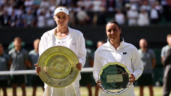 Wimbledon: Νέα Βασίλισσα του Λονδίνου η Ριμπάκινα