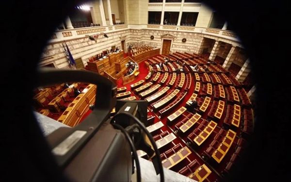 Παρακολουθήσεις: Στη Βουλή σήμερα η πρόταση του ΠΑΣΟΚ – ΚΙΝΑΛ για σύσταση εξεταστικής επιτροπής