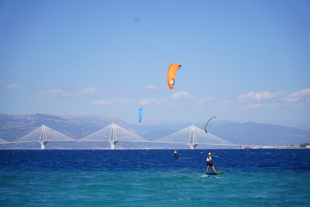 1ο Open Πανελλήνιο (1η Ημέρα): Προβάδισμα στο Formula Kite για Τάισον, στην 2η θέση Α. Μαραμενίδη (vids)