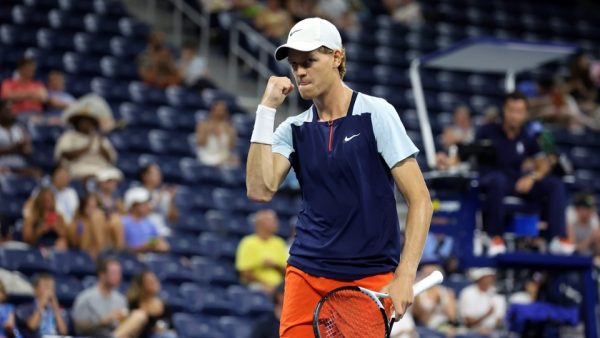 US Open: Επιβίωσε στο θρίλερ με τον Ιβάσκα και προκρίθηκε ο Σίνερ! (vid)