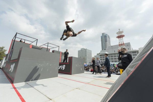 Η ομάδα των ΗΠΑ συμμετέχει στο Parkour World Cup Series στη Σόφια