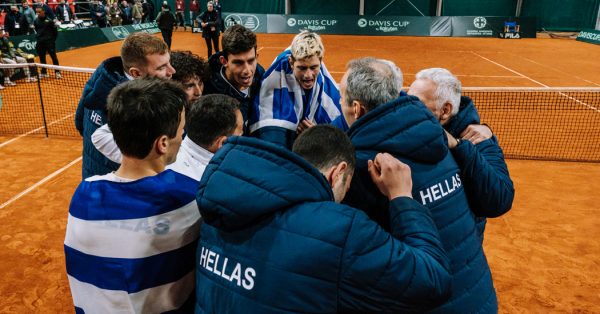 Davis Cup: Πανηγύρισαν με την ψυχή τους οι Έλληνες την πρόκριση στα play-off ανόδου του World Group I (vid)