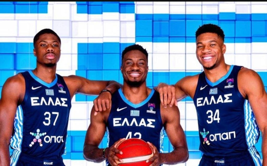 FIBA: «Hellas, Antetokounbros»