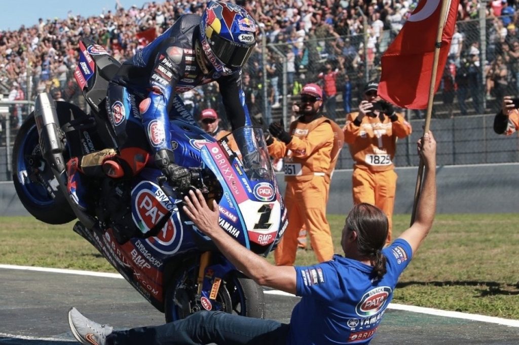 World SBK: Νέα νίκη στο Μανί-Κουρ για τον Ραζγκατλιόγκλου