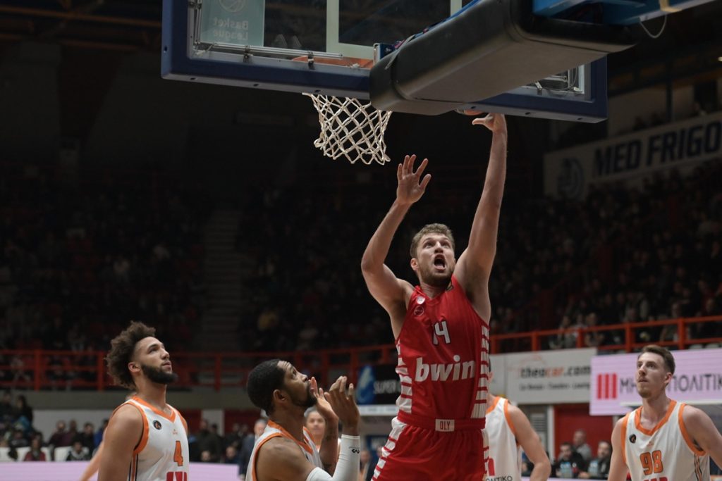 Πολυτιμότερος της Basket League ο Βεζένκοφ