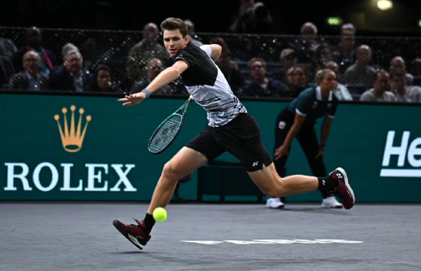 Paris Masters: Ίδρωσε αλλά πέρασε ο Χούρκατς