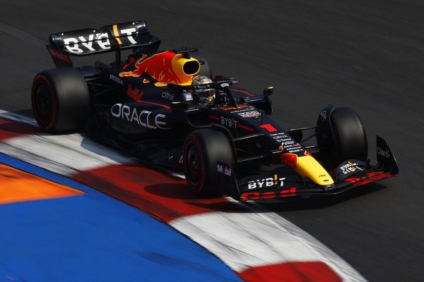 F1, Γκραν Πρι Άμπου Ντάμπι: Ταχύτερος στο FP2 ο Φερστάπεν