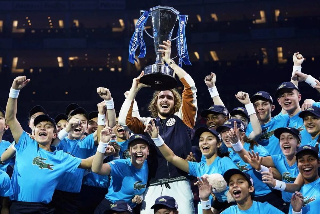 ATP Finals: Σαν σήμερα ο Τσιτσιπάς έγραψε ιστορία σηκώνοντας το τρόπαιο στο Λονδίνο (vids)