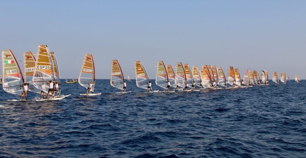 «Athens International Sailing Week 2022»: Προηγούνται Ζαννάρας Techno 293 Plus και Κονταρίνης Techno 293