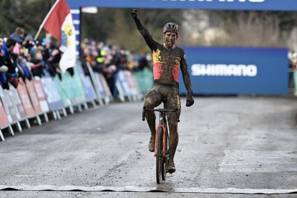 Παγκόσμιο Κύπελλο Cyclocross: Νίκησε και τις δυσκολίες στο Δουβλίνο ο Βαν Άερτ (vid)