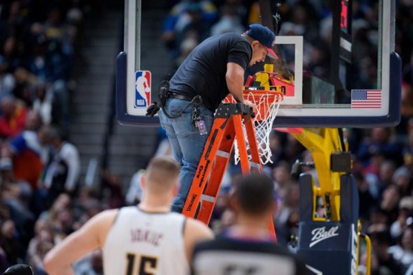 NBA: Λύγισε ξανά η μπασκέτα των Νάγκετς