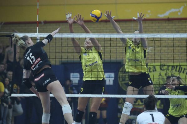 Volley League Γυναικών, 11η αγωνιστική: Μεγάλη νίκη της ΑΕΚ στο ντέρμπι “Δικεφάλων” – Το πανόραμα