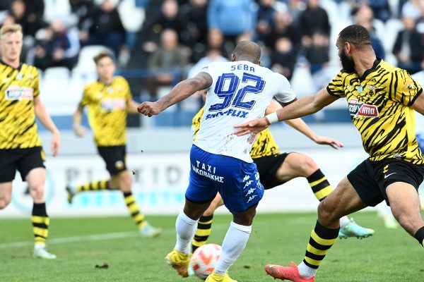 Προηγείται με Σεμπά ο Ιωνικός, 1-0 την ΑΕΚ (vid)