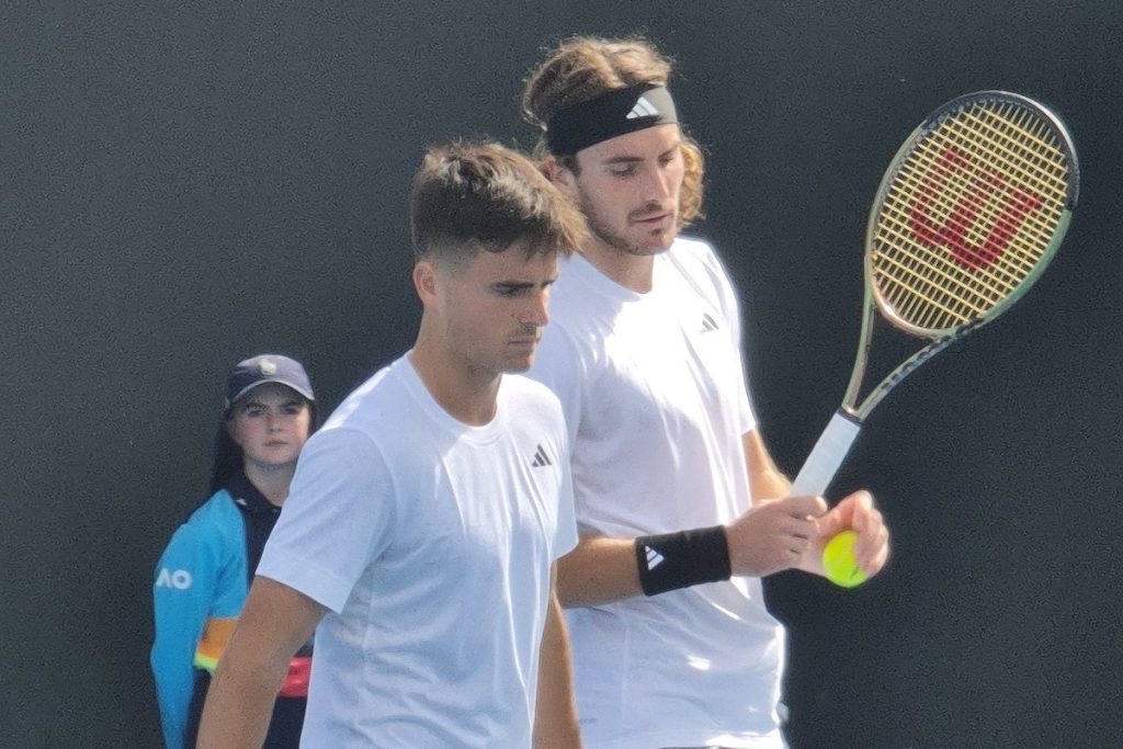 Australian Open: Πρώτη νίκη σε Grand Slam για τα αδέρφια Τσιτσιπά (vid)