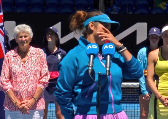 Australian Open: Δάκρυσε η Μίρζα στην τελετή απονομής (vid)