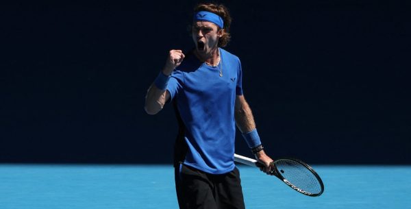 Australian Open: “Επιβίωσε” στο… θρίλερ με Ρούνε και προκρίθηκε ο Ρούμπλεφ! (vid)