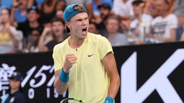 Australian Open: Πρόκριση με “καθαρή” νίκη για Ρούνε (vid)