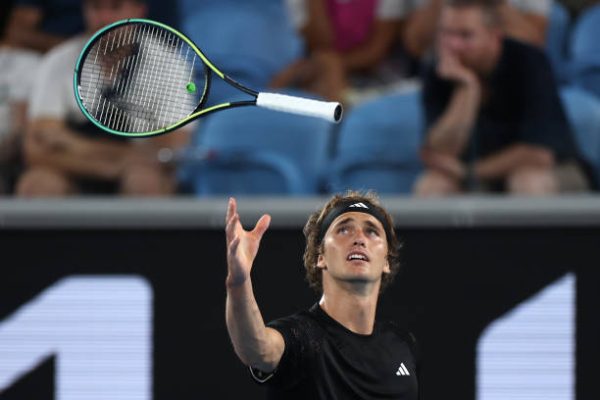 Australian Open: Πουλί κουτσούλησε τον Ζβέρεφ! (vid)