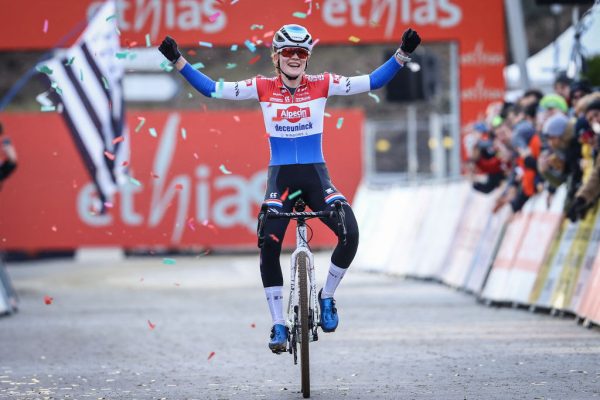 Παγκόσμιο Κύπελλο Cyclocross: Νικήτρια στο Μπεζανσόν η Πίτερσε (vid)