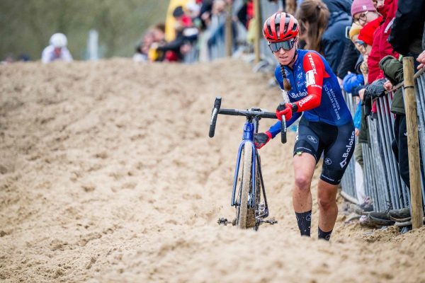 Παγκόσμιο Κύπελλο Cyclocross: Νίκη για την Φαν Ανρόι στο Ζόνχοβεν (vid)