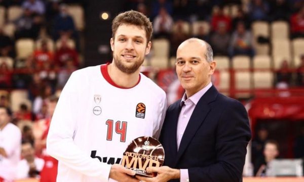 Euroleague: MVP του μήνα ο Σάσα Βεζένκoφ (vid)