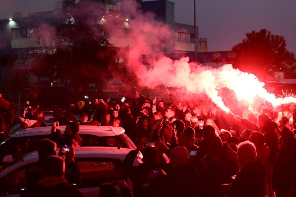 Στο Ρέντη ο Ολυμπιακός: Έκαναν τη νύχτα-μέρα οι «ερυθρόλευκοι» (pics, vid)