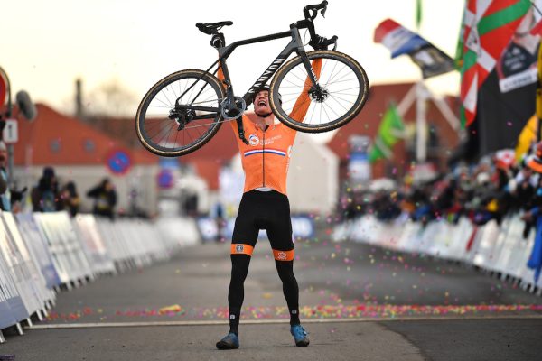 Παγκόσμιο Cyclocross: Πρωταθλητής για 5η φορά ο Φαν Ντερ Πουλ (vid)