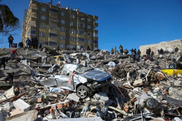 Σεισμός: Τέταρτο παιδάκι εντόπισαν οι διασώστες της ΕΜΑΚ