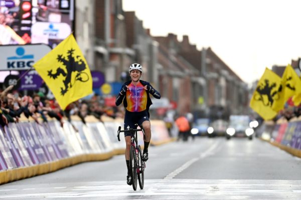 Gent-Wevelgem: Νίκη παρά τη λάθος στροφή για τη Ρόισερ (vid)