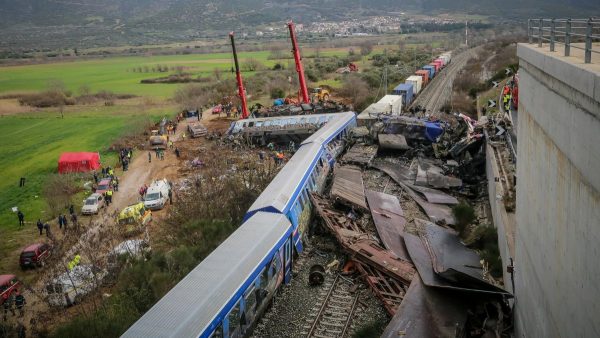 Σενάρια για αναβολή των βουλευτικών εκλογών μετά την ανείπωτη τραγωδία στα Τέμπη