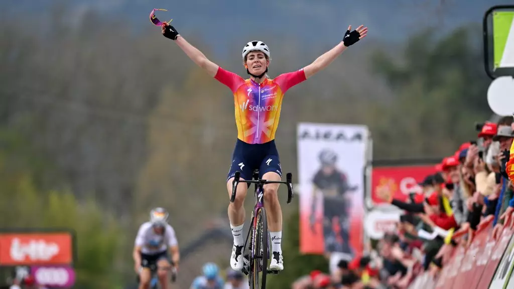 La Fleche Wallonne: Κυρίαρχη στο Μουρ Ντε Χούι η Φόλερινγκ (vid)