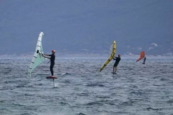 Ευρωπαϊκό WingFoil: Εκκίνηση σήμερα στην Αρτέμιδα