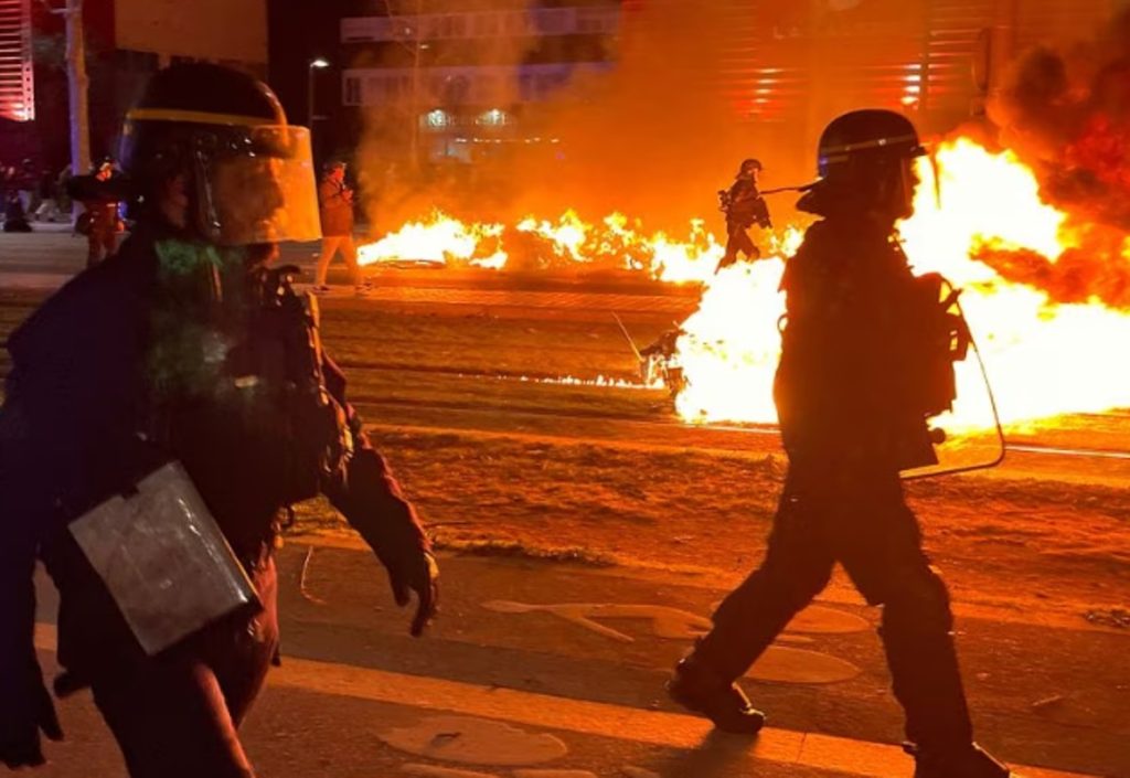 Γαλλία: Νίκη του Μακρόν -Tο Συνταγματικό Συμβούλιο επικυρώνει την αύξηση του ορίου ηλικίας συνταξιοδότησης