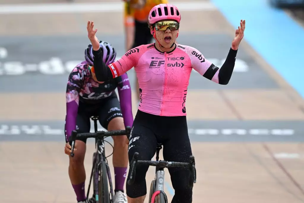 Paris-Roubaix: Έκανε την έκπληξη η Τζάκσον (vid)