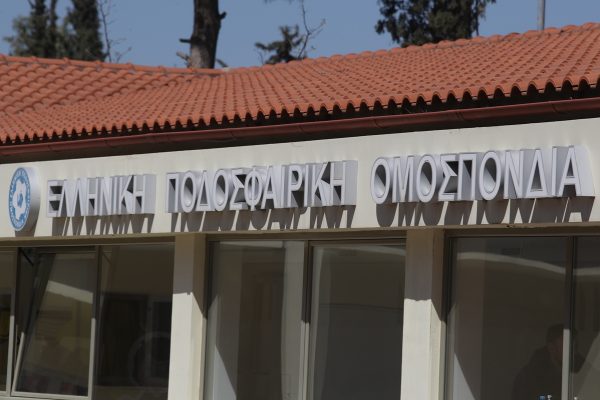 «Αν η Ελλάδα συνεχίσει να δυσφημεί το ποδόσφαιρο, θα πέσει βαρύς ο πέλεκυς από UEFA»