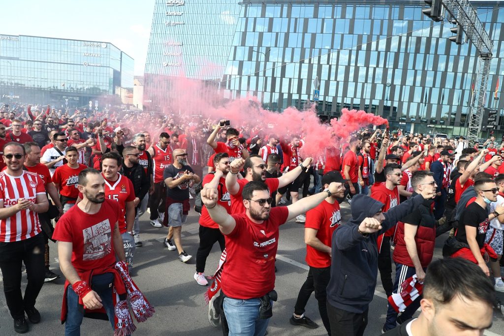 Ολυμπιακός: Βάφτηκε κόκκινο το Κάουνας (vid)