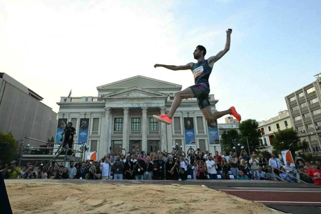 Piraeus Street Long Jump: Πρώτος με 8,24μ ο Τεντόγλου στον Πειραιά (vids)