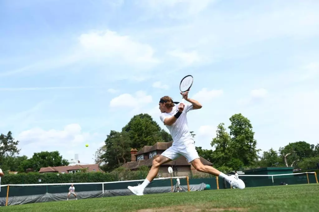 Προπονήθηκε στο Wimbledon πριν τη Μαγιόρκα ο Τσιτσιπάς (vid, pics)