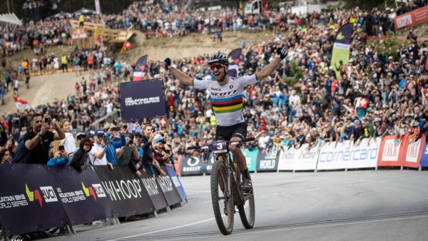 UCI MTB World Series: Τις 34 νίκες καριέρας έφτασε ο Νίνο Σούρτερ (vid)