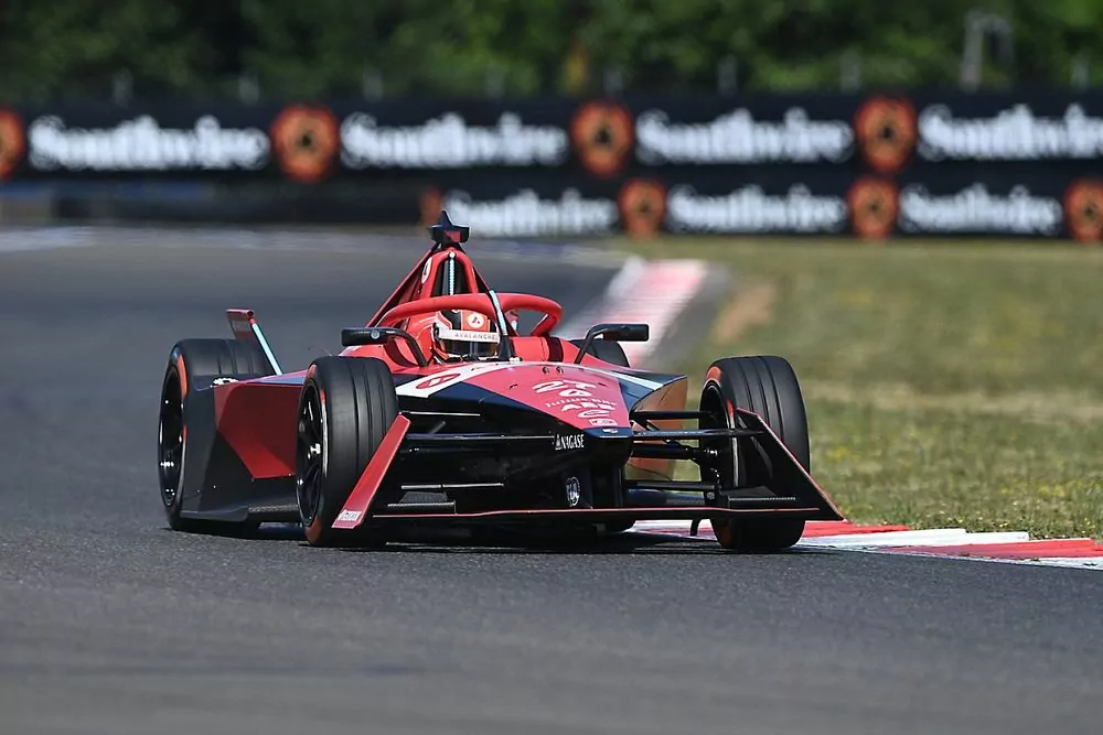 Formula E, Portland ePrix: Pole position και πρωτιά στη βαθμολογία για τον Τζέικ Ντένις (vid)