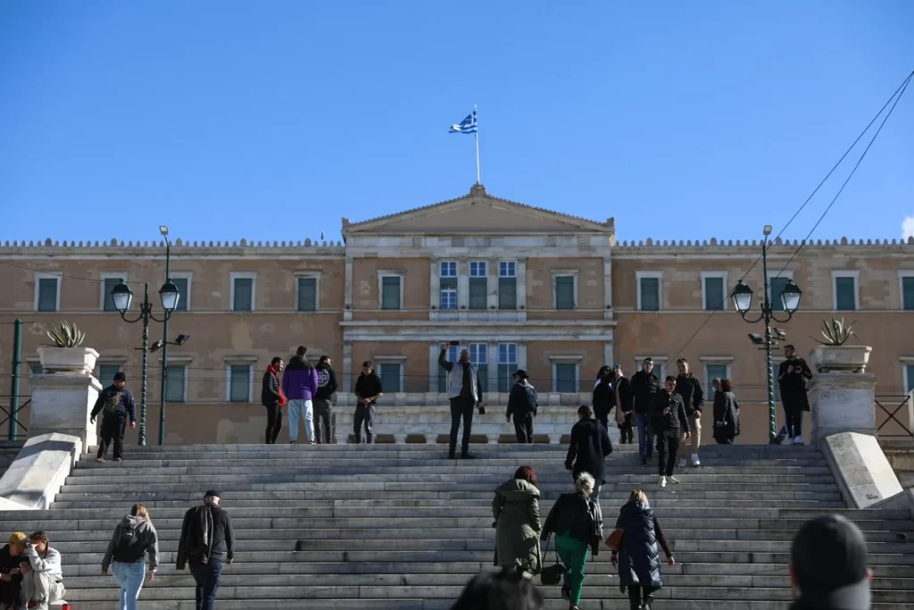 Πώς βλέπουν οι οίκοι τη νέα κυβέρνηση και τις προοπτικές της Ελλάδας