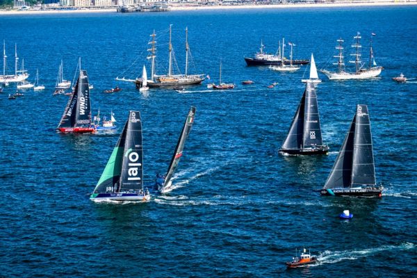 The Ocean Race: Πρώτη νίκη στη VO65 για την Team Jajo (vid)