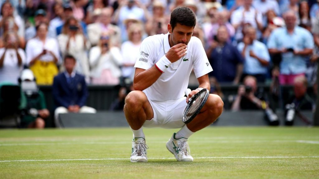 Πήρε…γεύση από το γρασίδι του Wimbledon ο Νόβακ Τζόκοβιτς (vid)