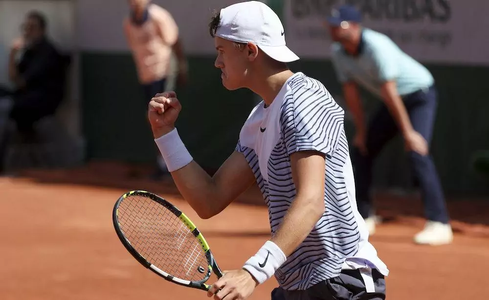 Roland Garros: Πρόκριση στα 5 σετ για τον Ρούνε (vid)