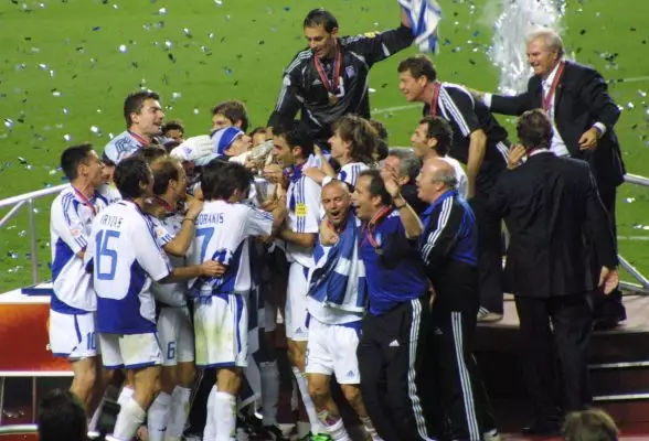 Euro 2004: Επέτειος με… στημένα παιχνίδια και ξύλο