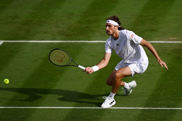 Wimbledon: “Αλύγιστος” ο Τσιτσιπάς στην πρεμιέρα του στο Λονδίνο (vid)