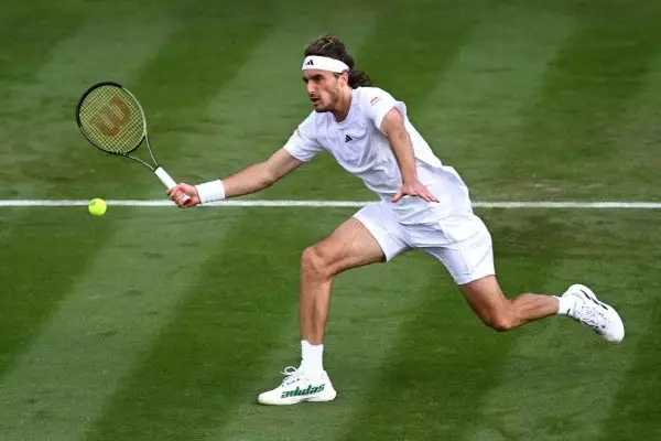 Wimbledon: Το “μαγικό” μπλοκ-βολέ του Τσιτσιπά στο φιλέ (vid)