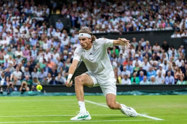 Wimbledon: Διακοπή στο παιχνίδι του Τσιτσιπά – Προβάδισμα νίκης ο Μάρεϊ (vid)